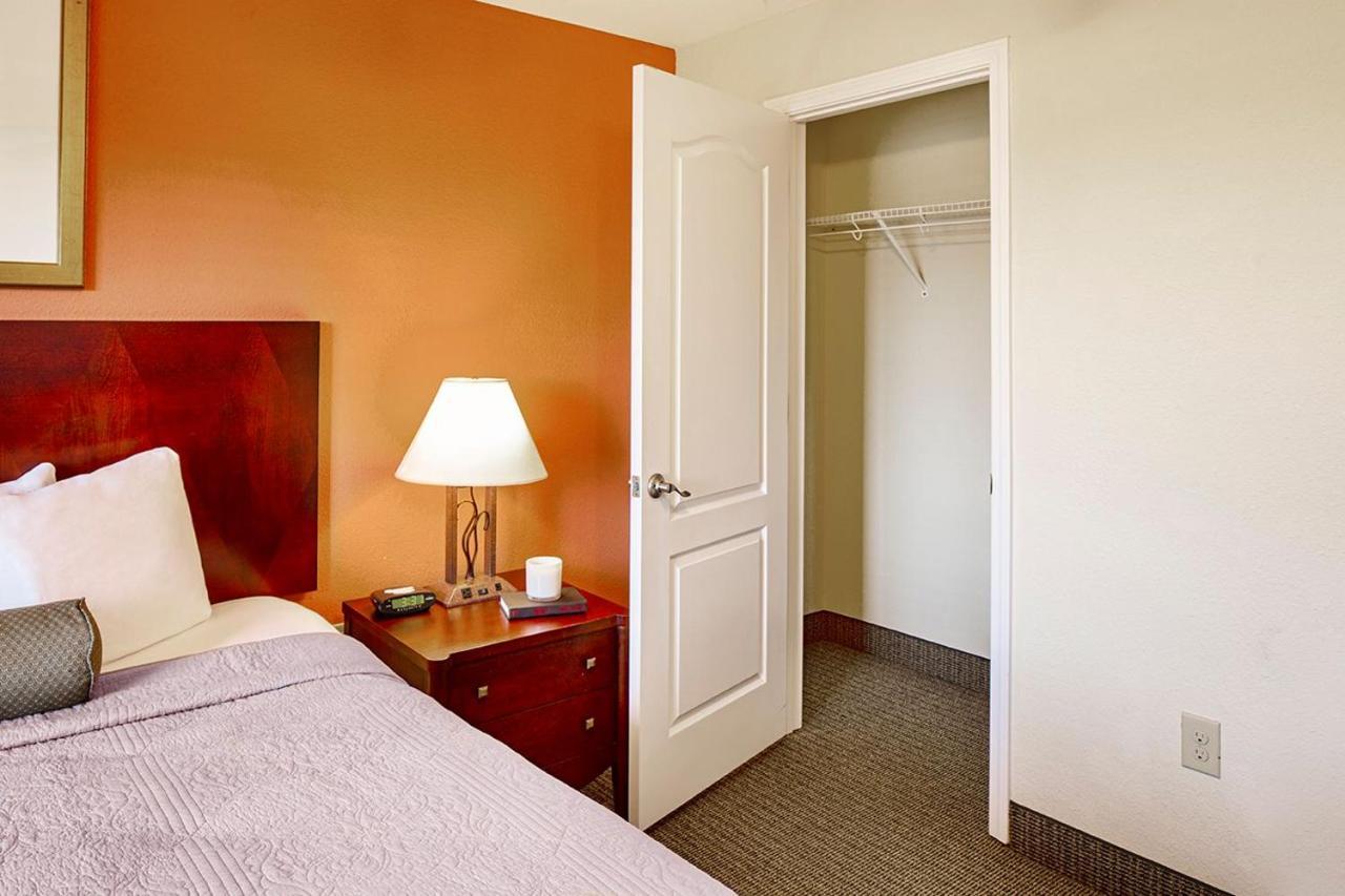 Affordable Suites 무어스빌 외부 사진