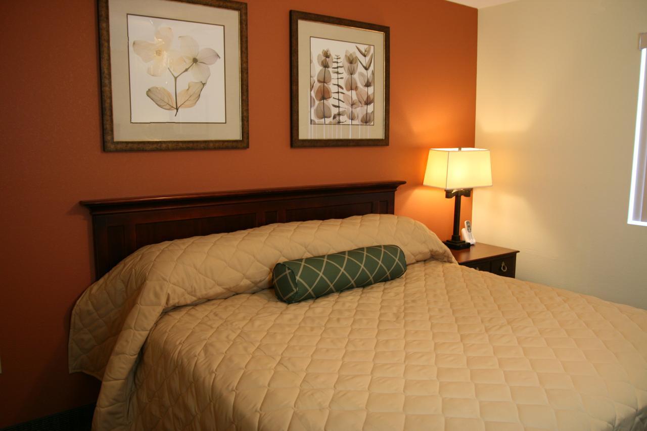 Affordable Suites 무어스빌 외부 사진